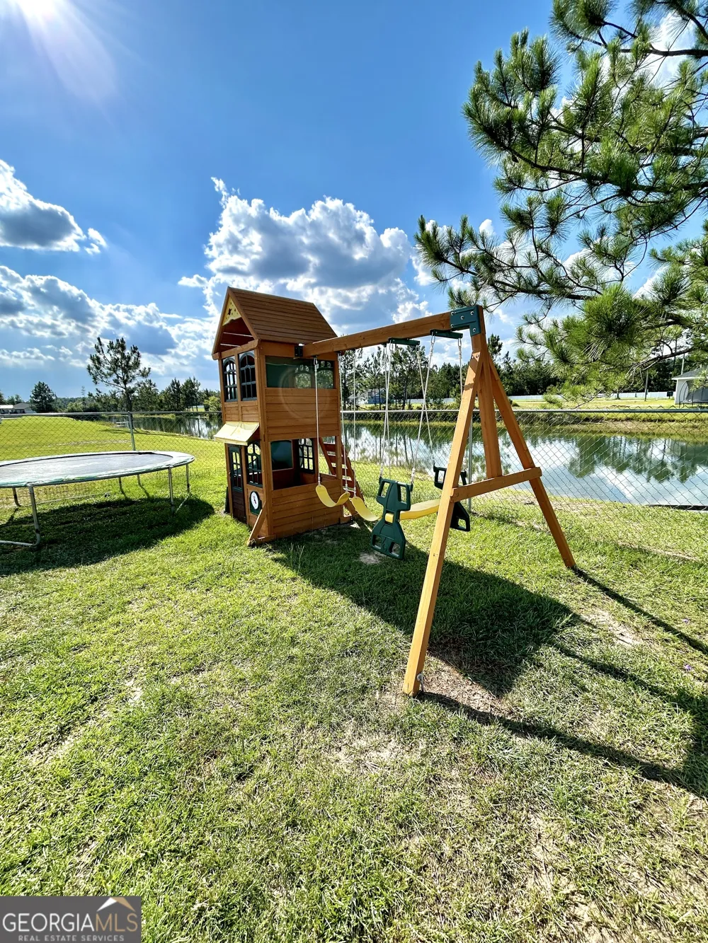 211 Twinn Lakes DR Baxley, GA 31513