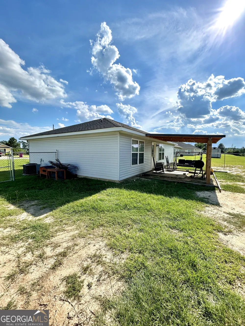 211 Twinn Lakes DR Baxley, GA 31513