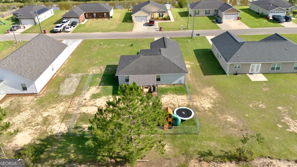 211 Twinn Lakes DR Baxley, GA 31513