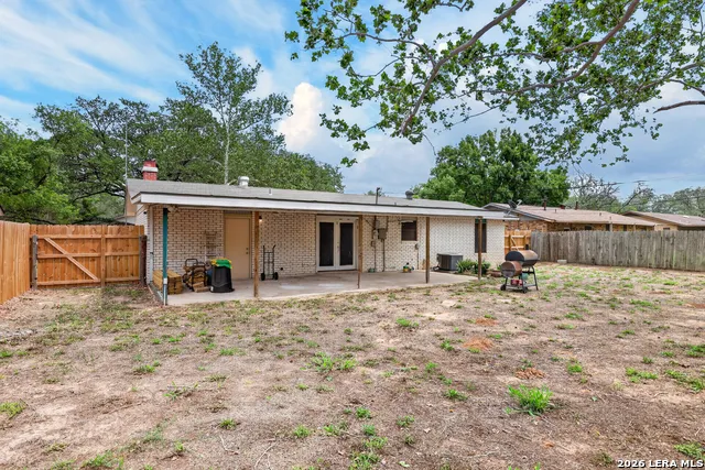 413 GEORGIA ANN DR Pleasanton, TX 78064