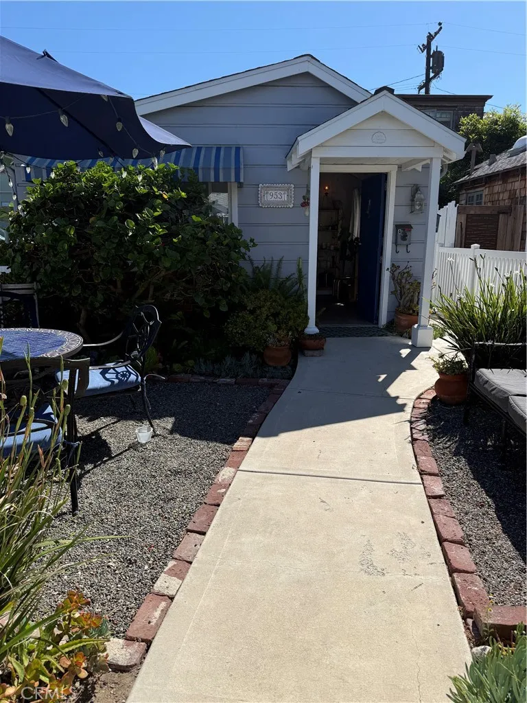 953 Glenneyre Laguna Beach, CA 92651