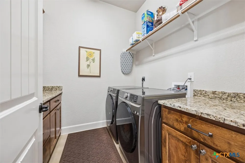 219 Flanders Fischer, TX 78623
