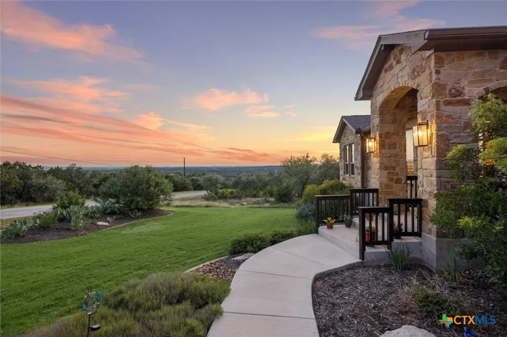 219 Flanders Fischer, TX 78623