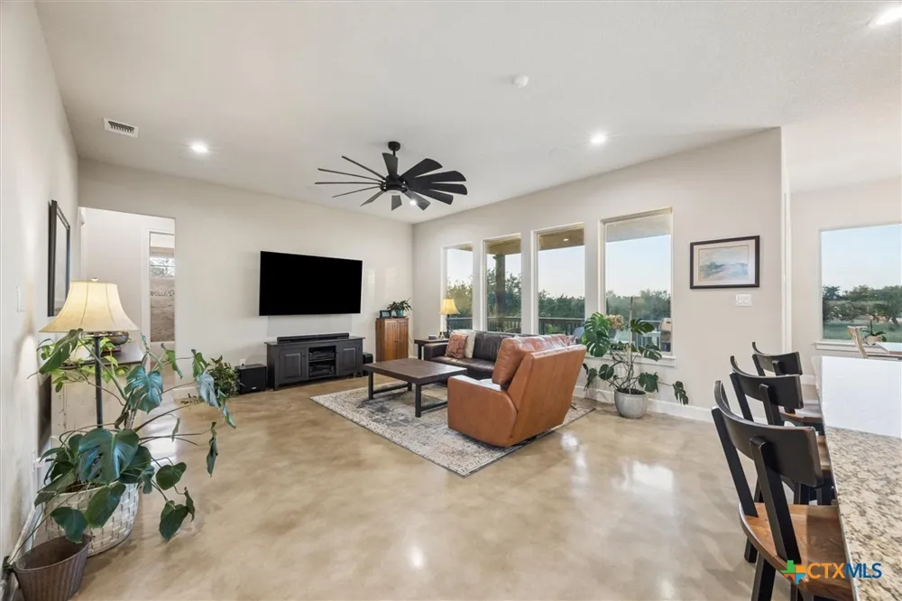 219 Flanders Fischer, TX 78623
