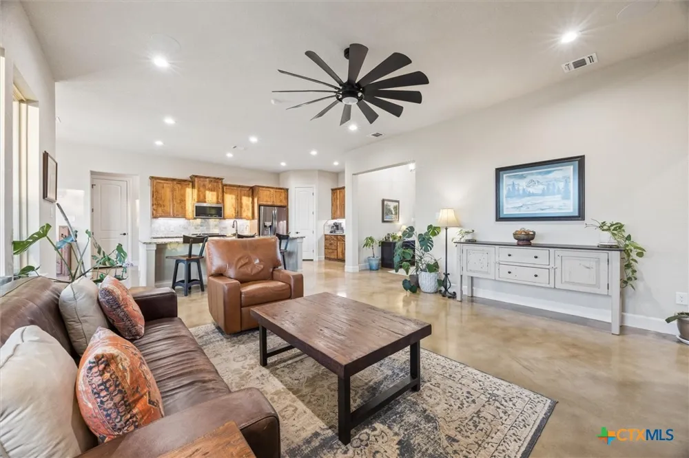 219 Flanders Fischer, TX 78623