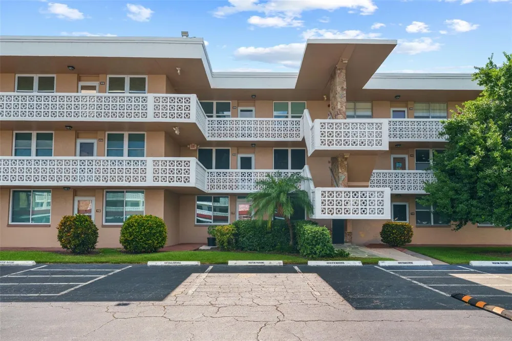 5095 BAY STREET NE #114 St Petersburg, FL 33703