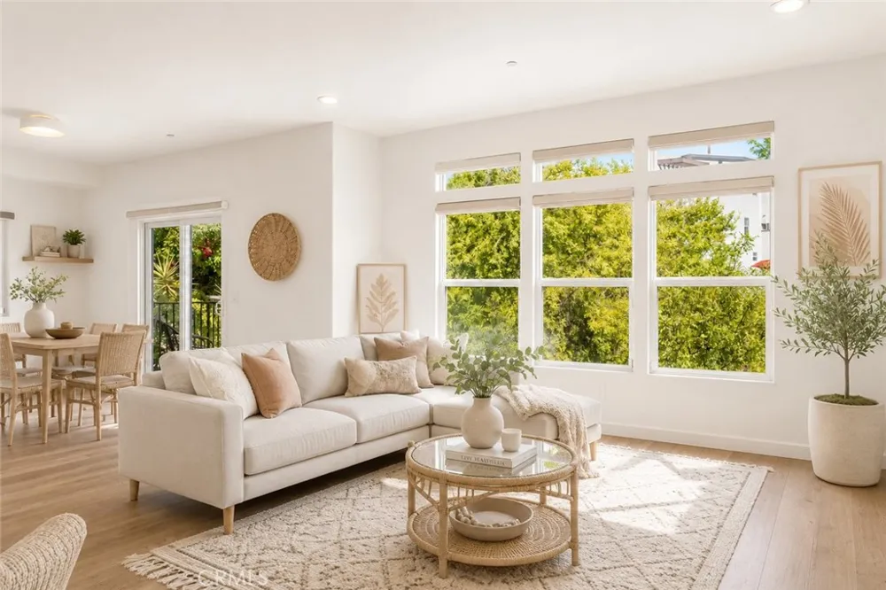3822 Clayton Avenue Los Angeles, CA 90027
