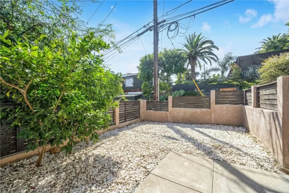 3822 Clayton Avenue Los Angeles, CA 90027