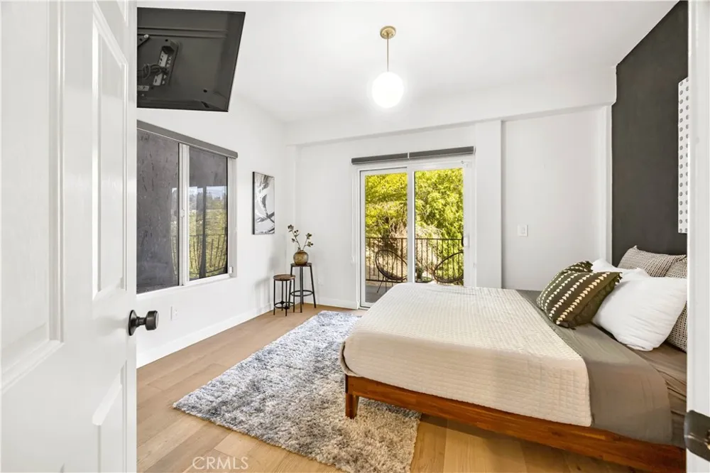 3822 Clayton Avenue Los Angeles, CA 90027