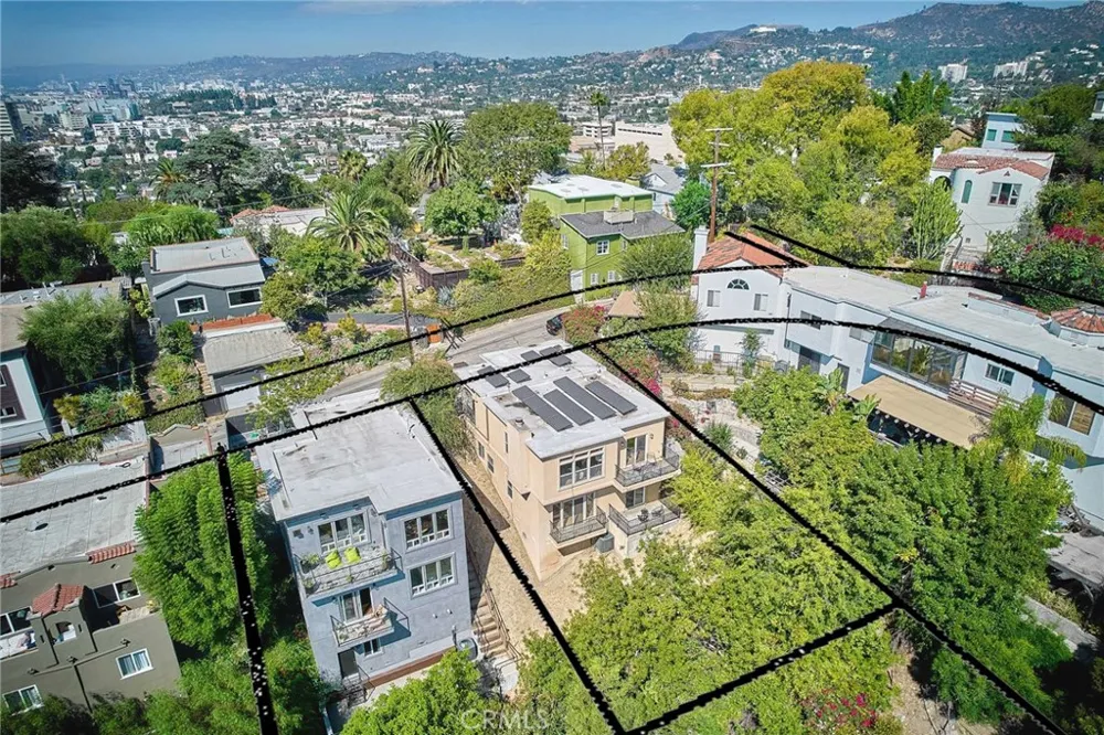 3822 Clayton Avenue Los Angeles, CA 90027