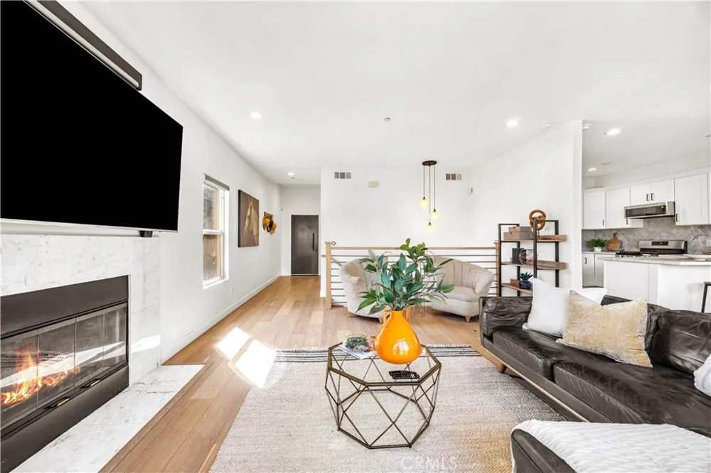 3822 Clayton Avenue Los Angeles, CA 90027