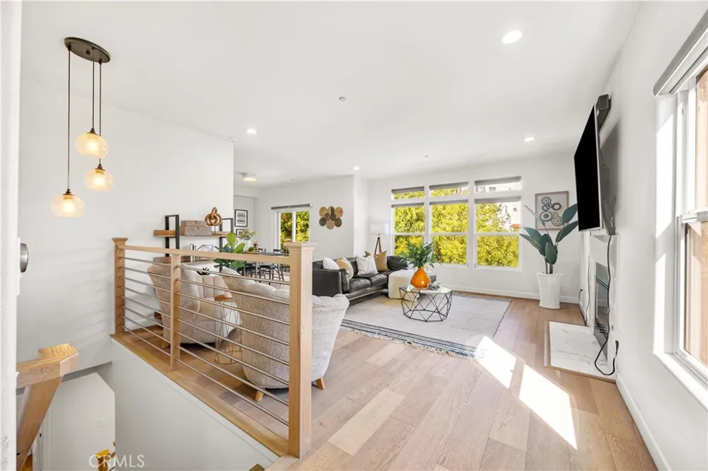 3822 Clayton Avenue Los Angeles, CA 90027