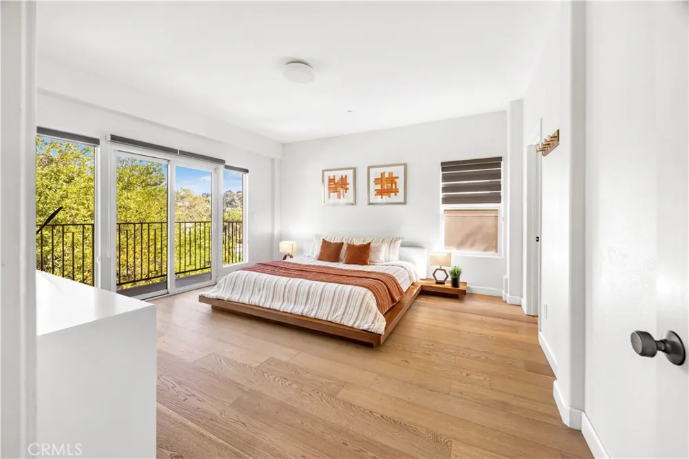 3822 Clayton Avenue Los Angeles, CA 90027