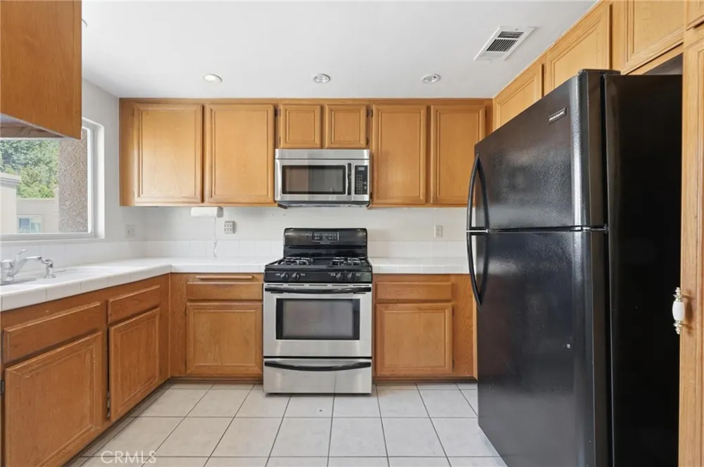 25238 Steinbeck Avenue #E Stevenson Ranch, CA 91381