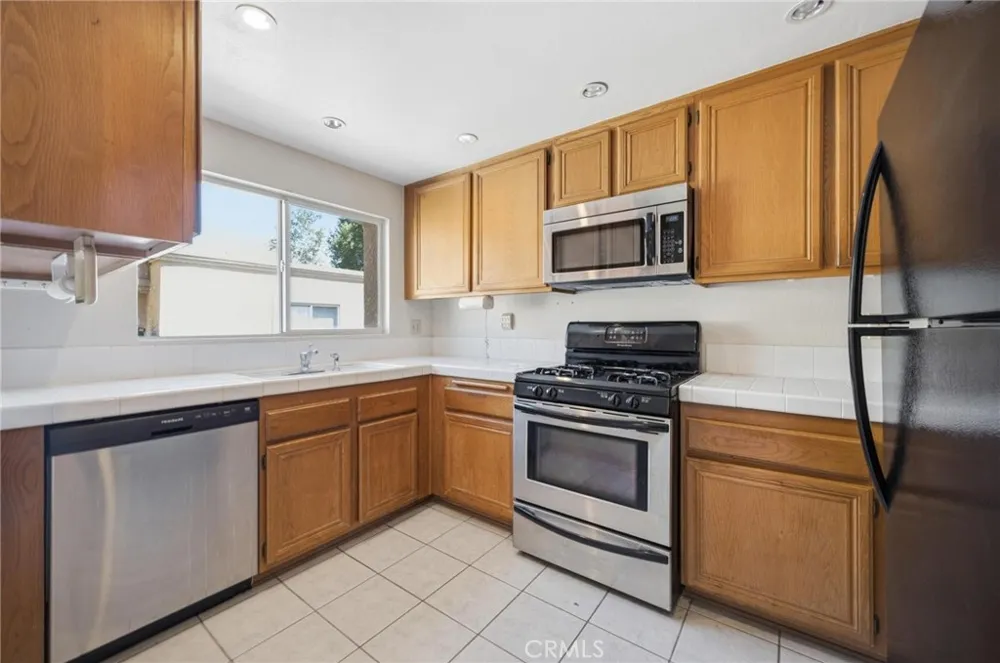 25238 Steinbeck Avenue #E Stevenson Ranch, CA 91381