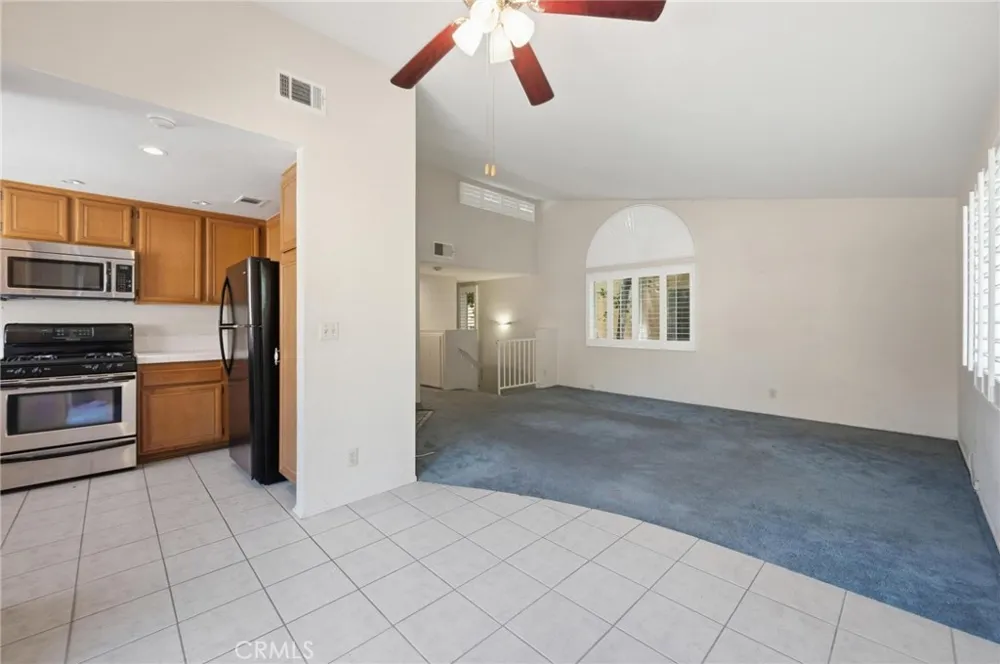 25238 Steinbeck Avenue #E Stevenson Ranch, CA 91381