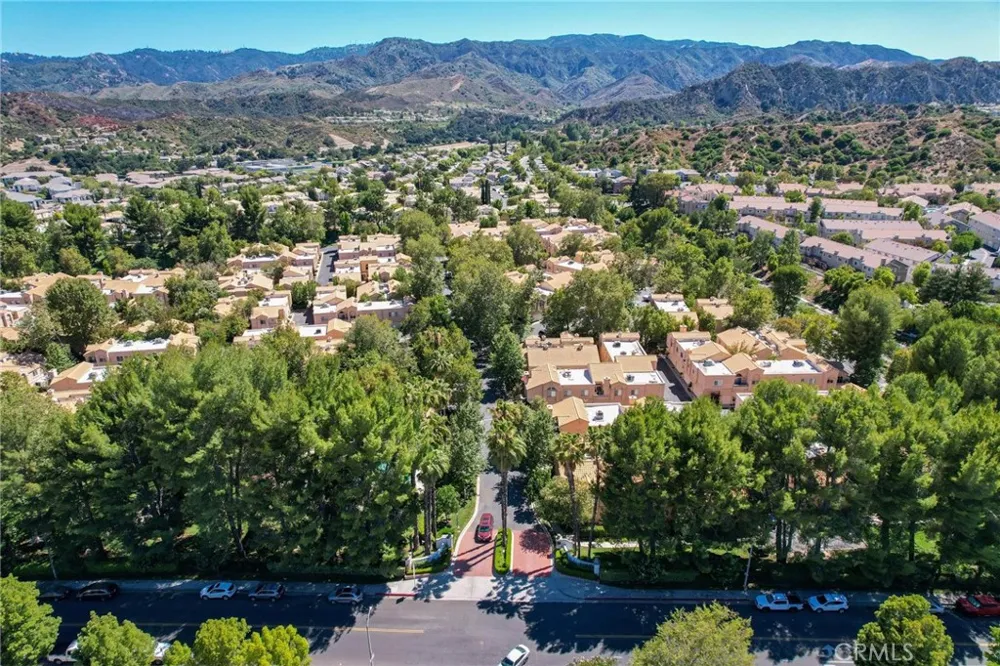 25238 Steinbeck Avenue #E Stevenson Ranch, CA 91381