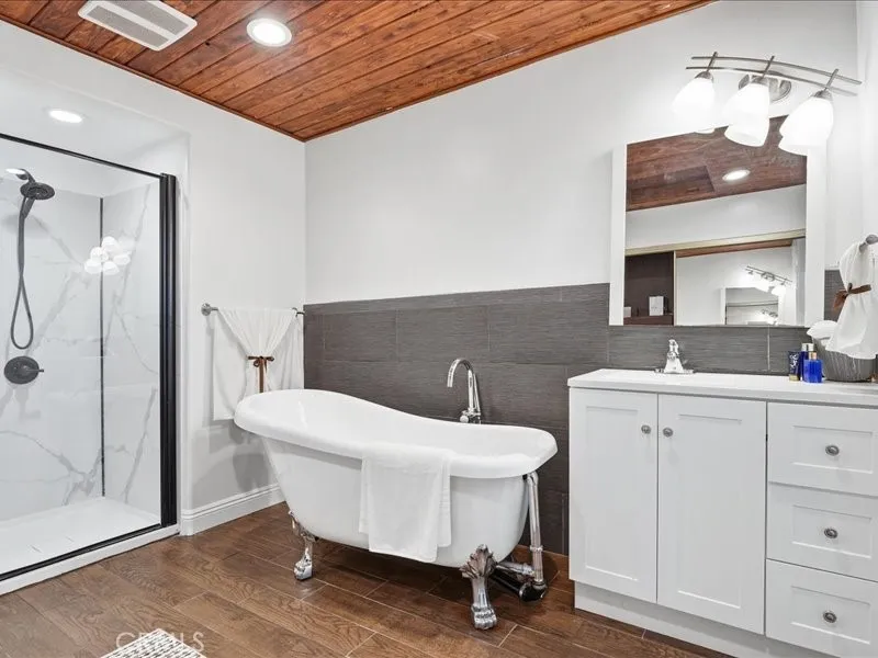 26241 Via Oceano Mission Viejo, CA 92691