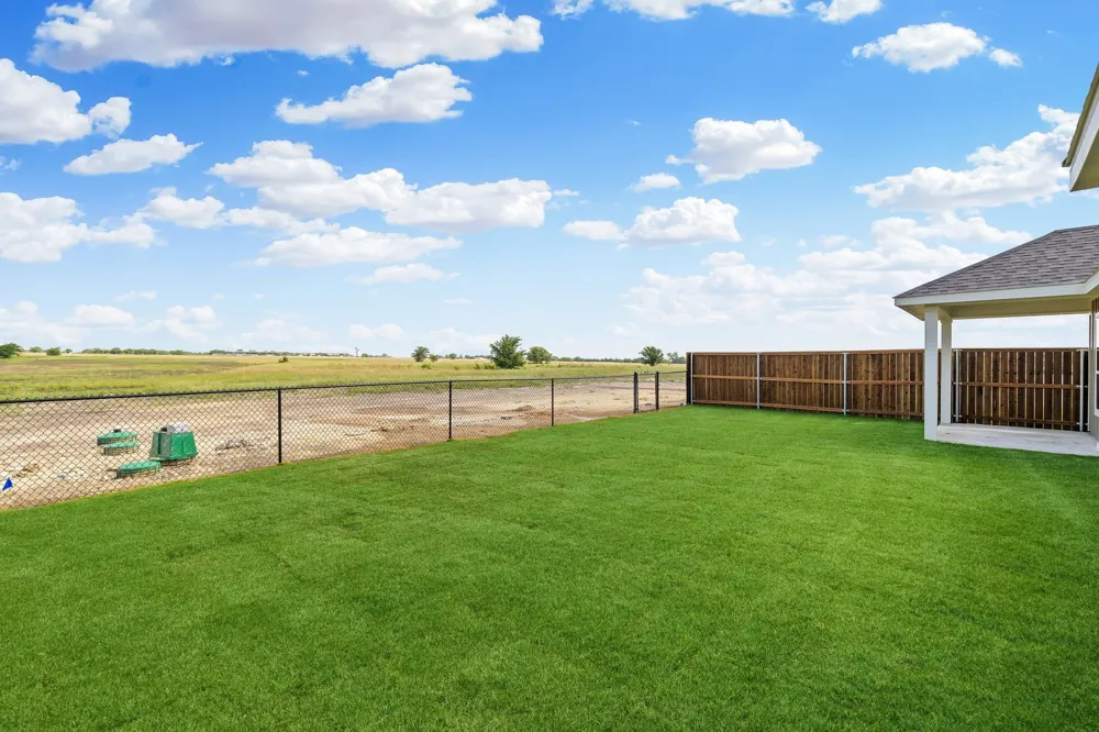3827 Clovis Street Midlothian, TX 76065