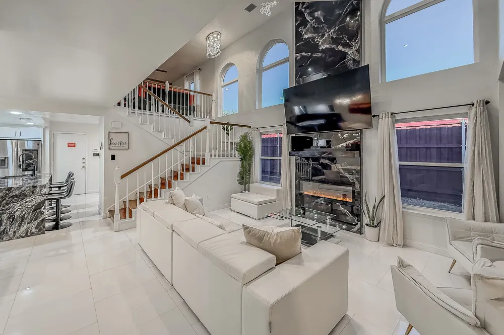 1349 Jeanette Way Carrollton, TX 75006