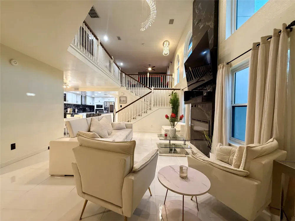 1349 Jeanette Way Carrollton, TX 75006