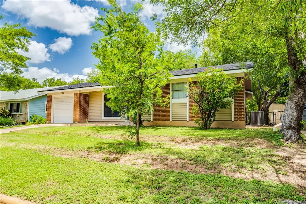 200 E Pheasant Drive Austin, TX 78753
