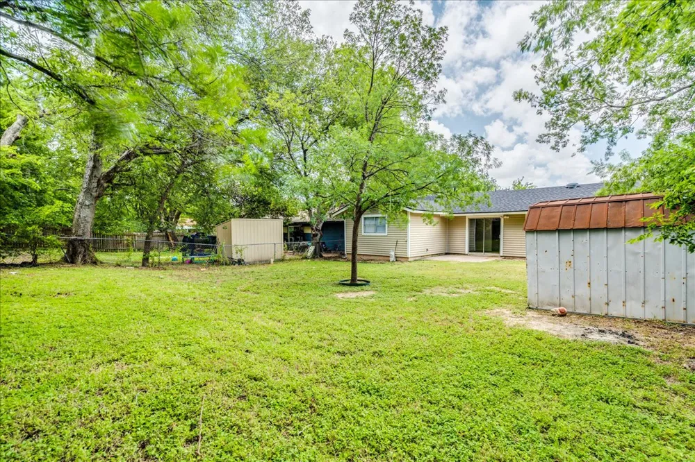 200 E Pheasant Drive Austin, TX 78753
