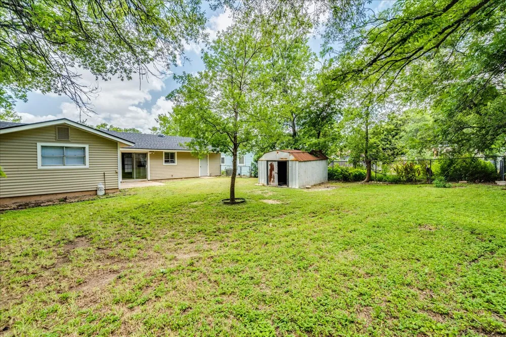 200 E Pheasant Drive Austin, TX 78753