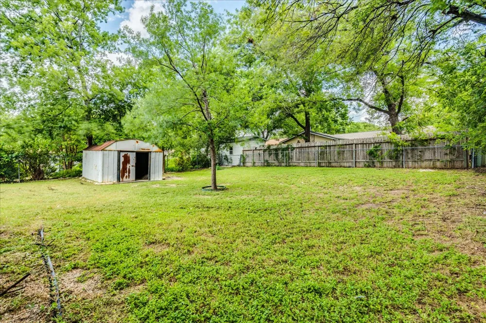 200 E Pheasant Drive Austin, TX 78753