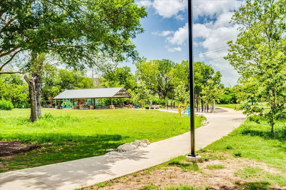 200 E Pheasant Drive Austin, TX 78753