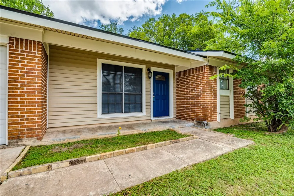 200 E Pheasant Drive Austin, TX 78753