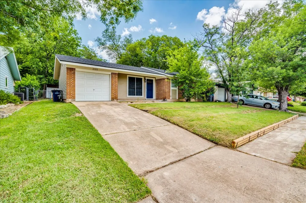 200 E Pheasant Drive Austin, TX 78753