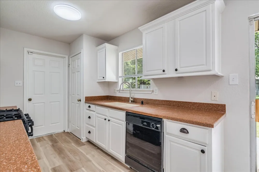 200 E Pheasant Drive Austin, TX 78753