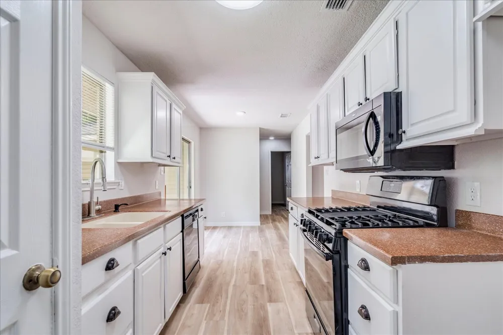 200 E Pheasant Drive Austin, TX 78753
