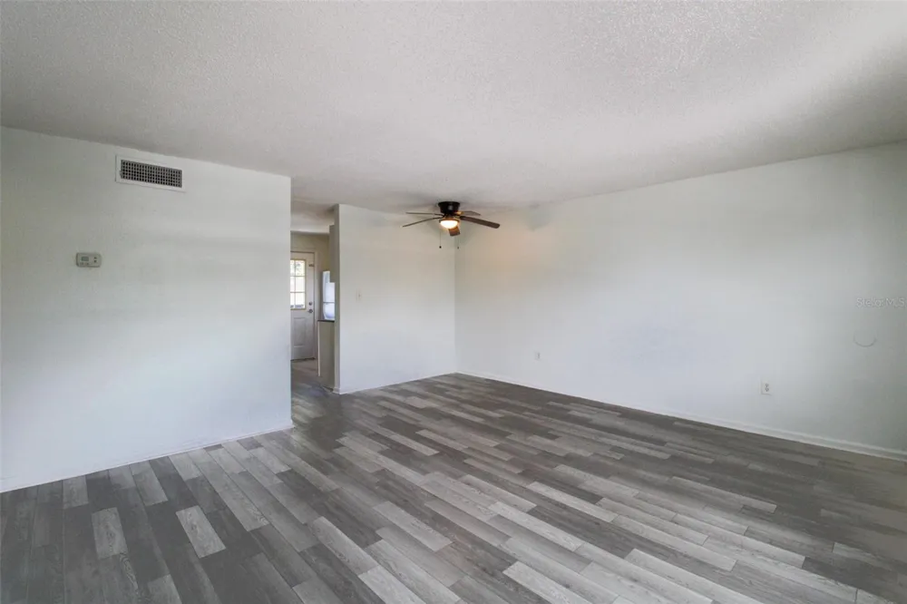 201 POINSETTIA PINE COURT #202 Tampa, FL 33612