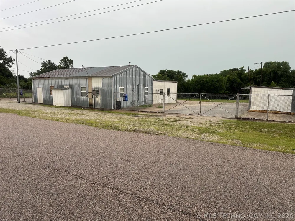 619 Pruitt Ada, OK 74820