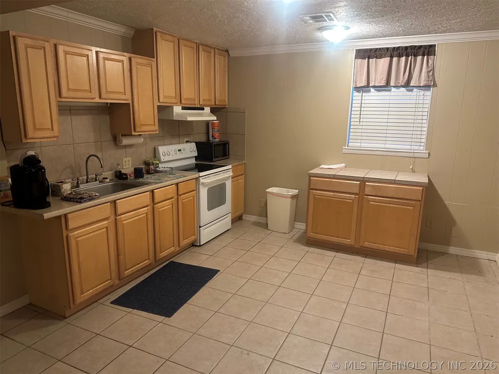 619 Pruitt Ada, OK 74820