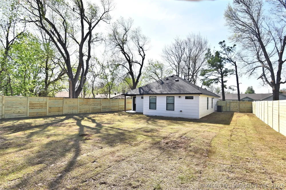 217 W 40th Place Sand Springs, OK 74063