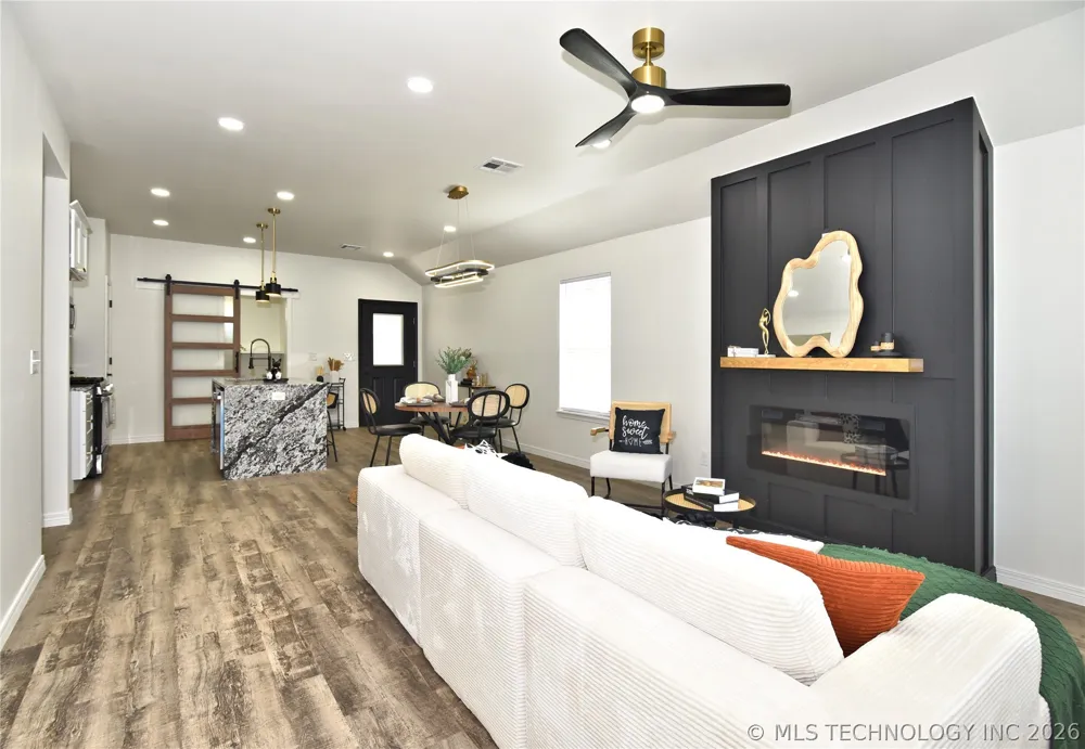 217 W 40th Place Sand Springs, OK 74063