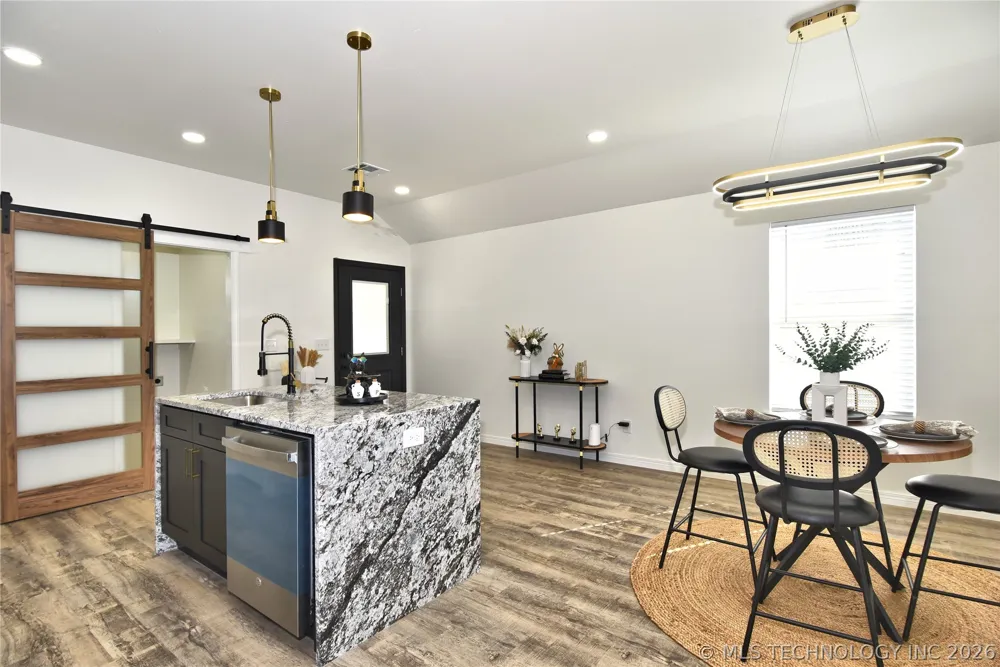 217 W 40th Place Sand Springs, OK 74063