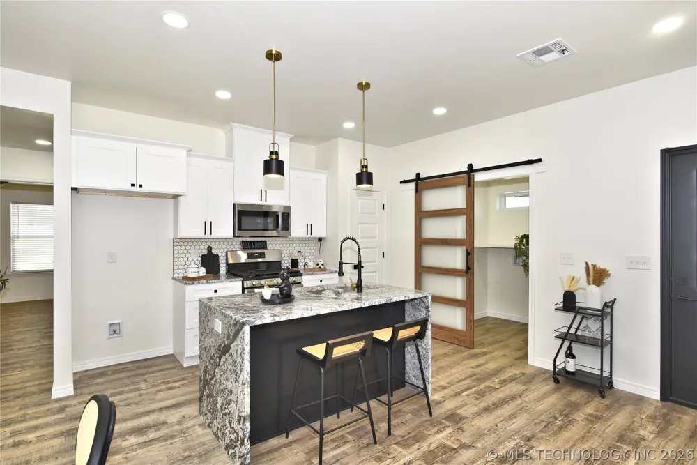 217 W 40th Place Sand Springs, OK 74063