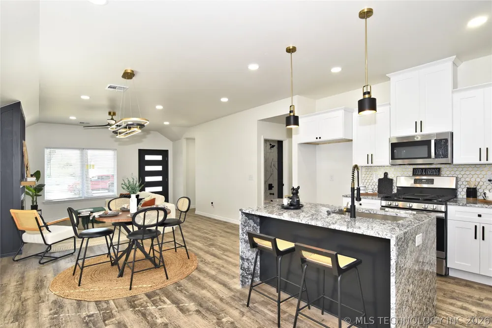 217 W 40th Place Sand Springs, OK 74063
