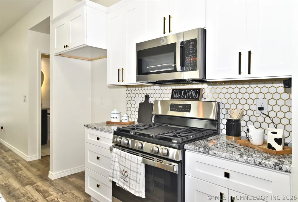 217 W 40th Place Sand Springs, OK 74063