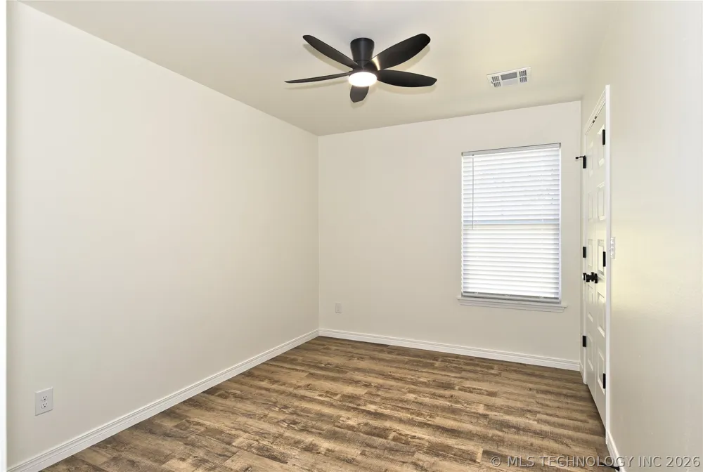 217 W 40th Place Sand Springs, OK 74063