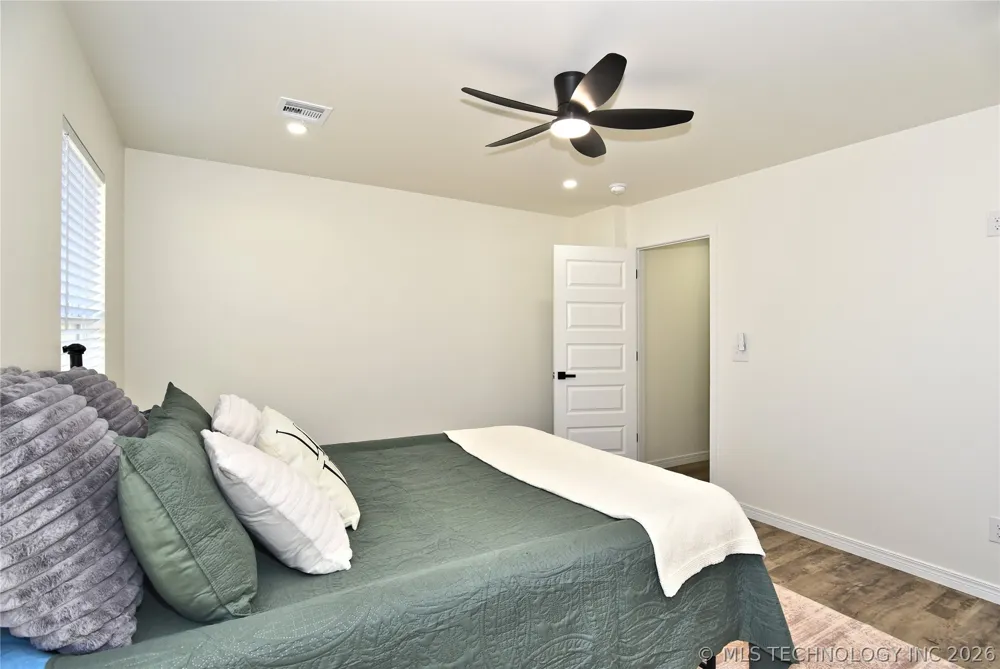 217 W 40th Place Sand Springs, OK 74063