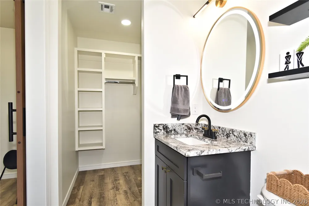 217 W 40th Place Sand Springs, OK 74063