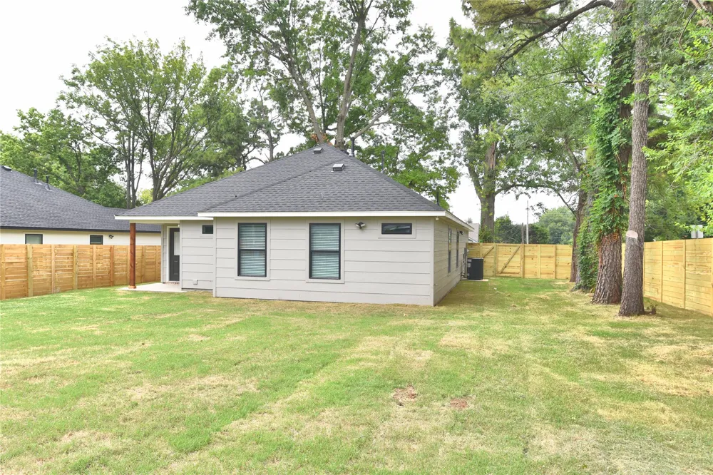 217 W 40th Place Sand Springs, OK 74063