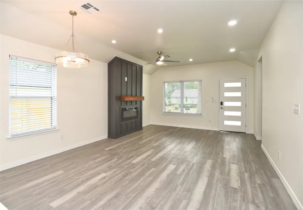 217 W 40th Place Sand Springs, OK 74063