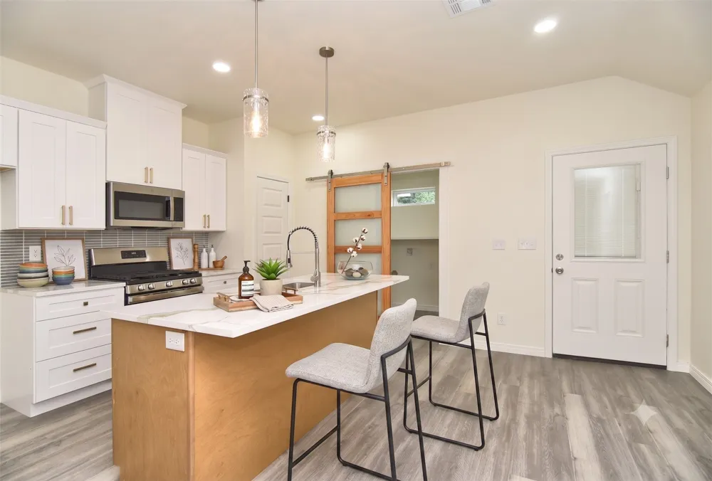 217 W 40th Place Sand Springs, OK 74063