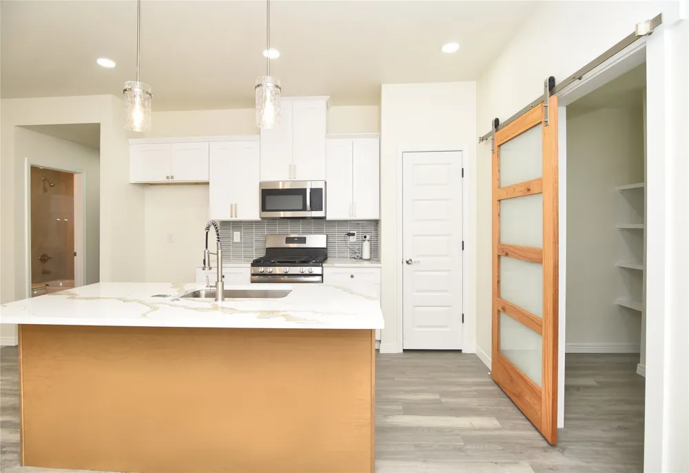 217 W 40th Place Sand Springs, OK 74063